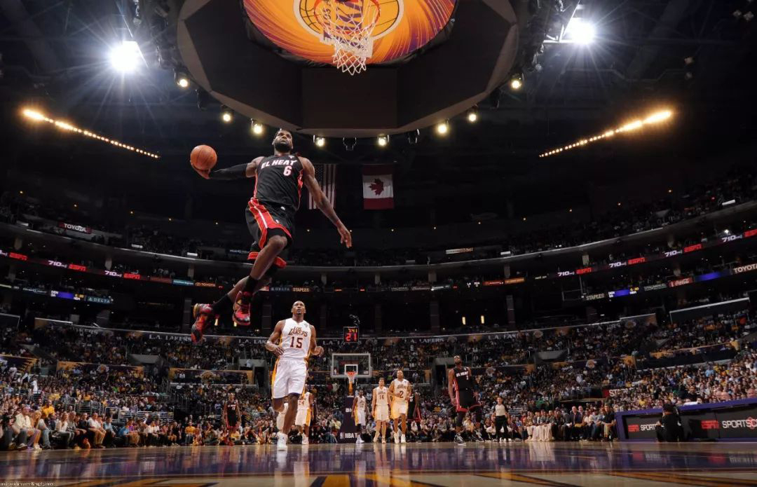 “互聯(lián)網(wǎng)+體育”場(chǎng)景是關(guān)鍵 看動(dòng)因體育、NBA、Keep如何連接線上與線下丨體育經(jīng)理人